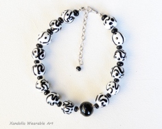 Black and White Hollows series necklace